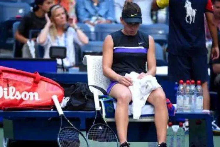Simona Halep, nevoită să se retragă de la Wuhan. S-a accidentat în meciul din optimi