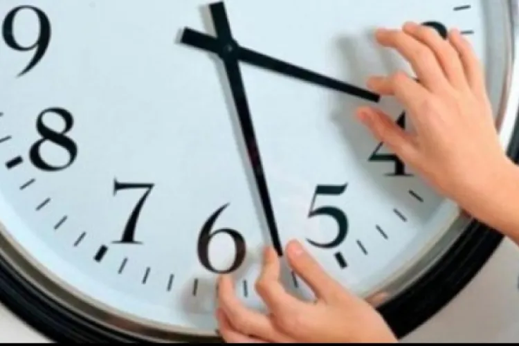 România trece la ora de iarnă 2019