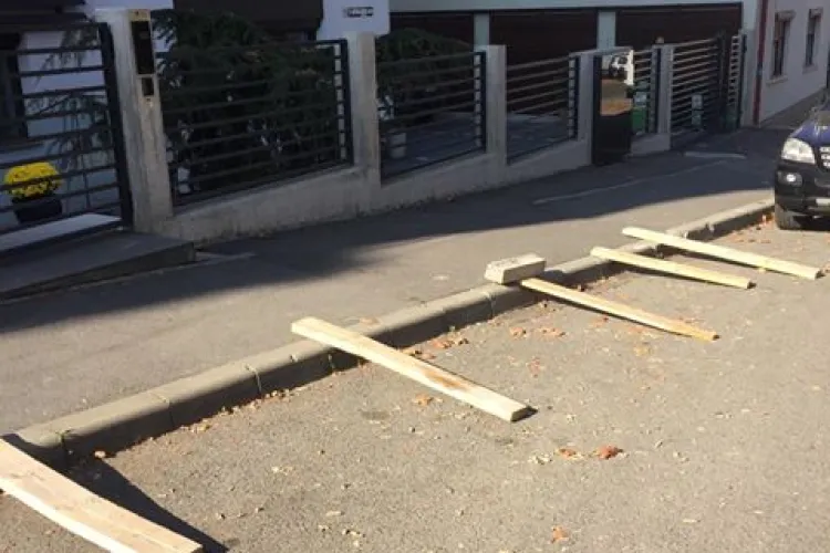 Șmecheria prin care la Cluj-Napoca poți bloca o parcare. ”Prosteala” ține de câteva luni - FOTO
