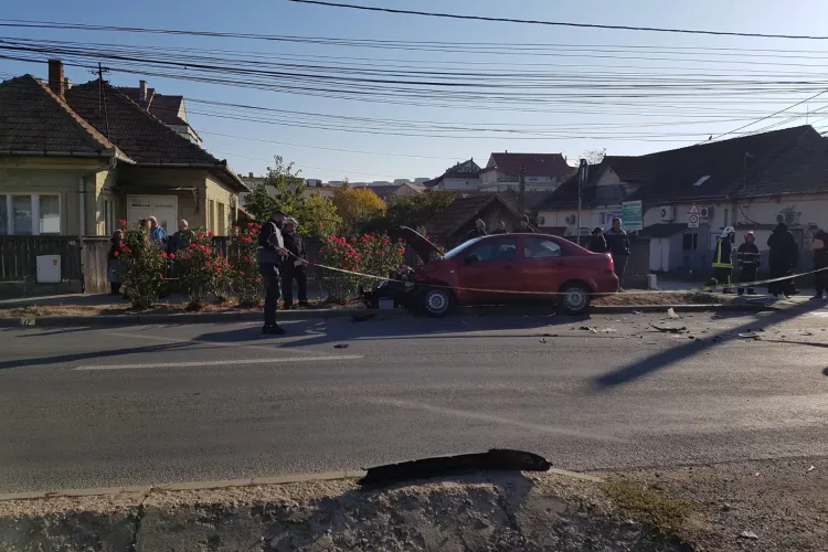Accident în Apahida! Și-a făcut praf mașina din cauza lipsei vizibilității. Localnicii sunt revoltați - FOTO/VIDEO