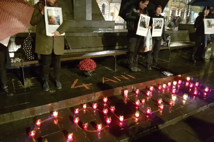 Clujenii au cinstit memoria victimelor de la Colectiv - VIDEO ȘI FOTO 