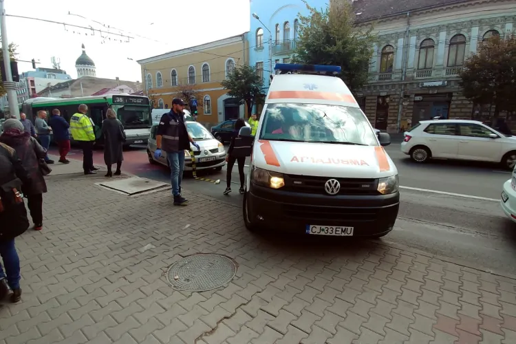 Șofer lovit de un autobuz pe 21 Decembrie 1989. Nu a acordat prioritate la ieșirea din stație - FOTO