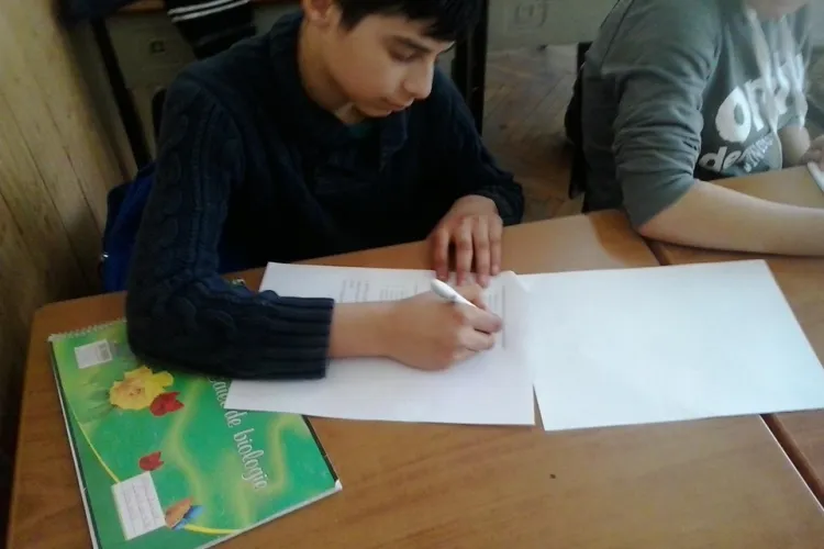 Proiectul „Școala după școală” , dedicat elevilor din familii marginalizate, continuă și în acest an la Cluj