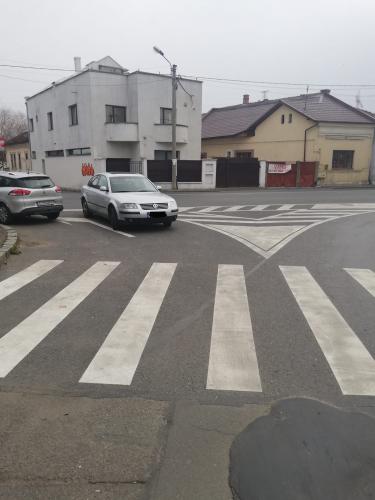 Parcarea Anului La Cluj Un Sofer Si A Lasat Masina In Intesectie