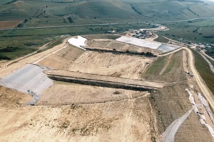 Consiliul Județean Cluj ”aruncă pisica” depozitului de deșeuri a Clujului în curtea deputatului Adrian Dohotaru