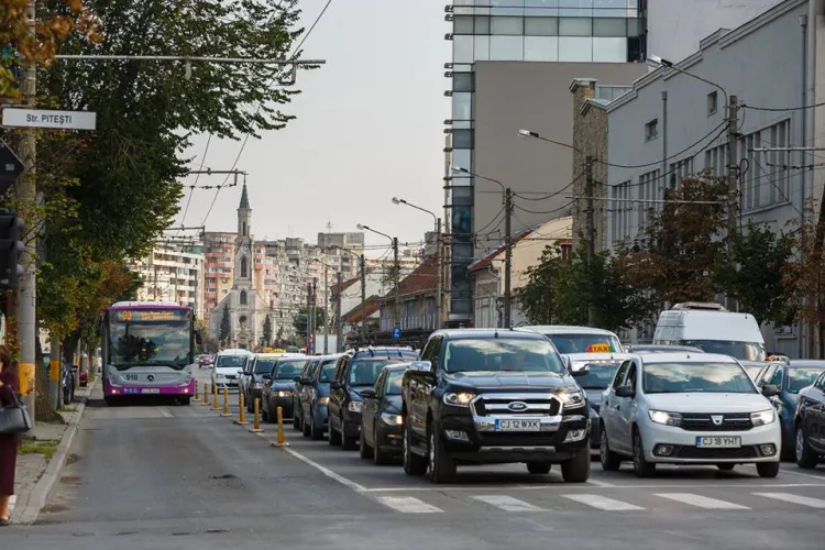 Taximetriștii vor putea utiliza benzile de autobuz din Gheorgheni, dar li se impun anumite condiții