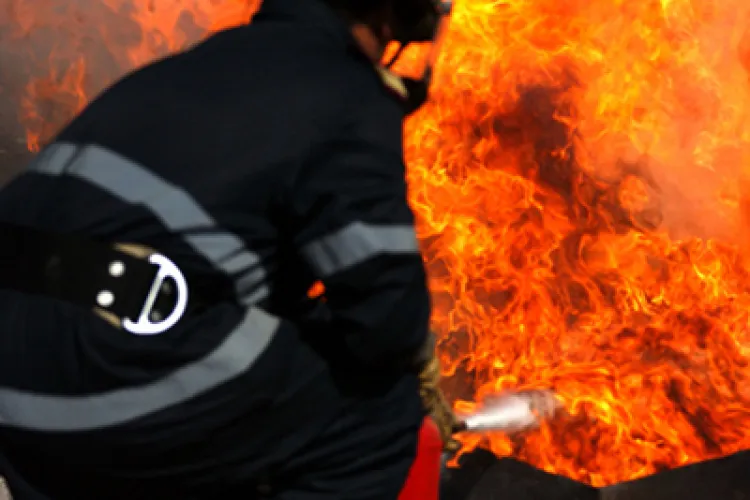 Incendiu pe strada Paris, din Cluj-Napoca