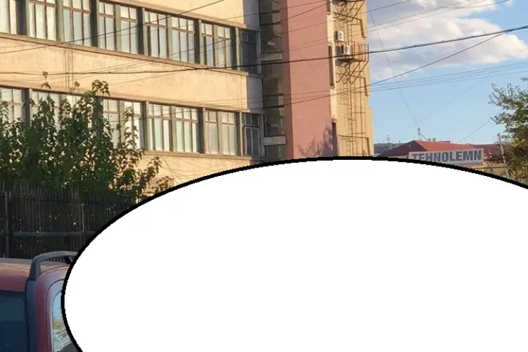 Taxi ”mutat” cu excavatorul la Cluj FOTO