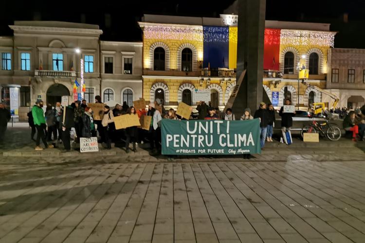 Marș pentru climă la Cluj. Tinerii au scandat lozinci prin care cer protecția mediului - VIDEO