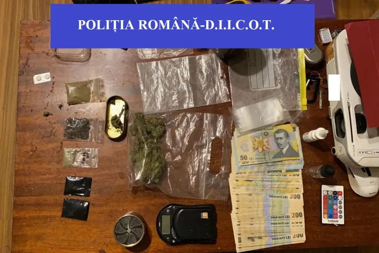 CLUJ-NAPOCA: Traficanți de droguri prinși de polițiști! Încercau să vândă aproape 1 kg de cannabis și pastile de MDMA FOTO