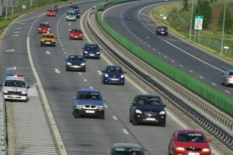 A sunat la 112 și a anunțat un camion cu cadavre pe autostradă. Acum e căutat