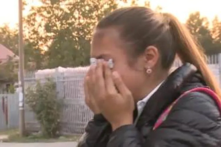 Verdictul REVOLTĂTOR al Ministerului Educației, în cazul elevei căreia i s-a interzis să meargă cu autobuzul pentru că a trântit ușa