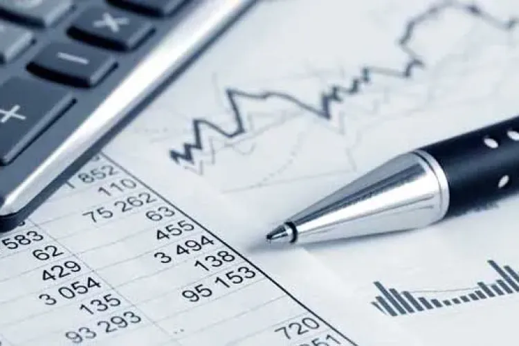 RECORD ISTORIC al cursului euro/leu! Moneda europeană a atins cel mai înalt nivel