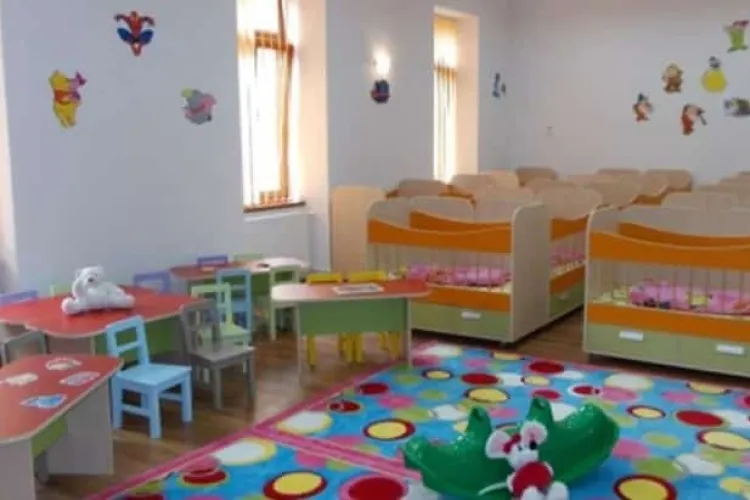 Boc i-a replicat unui clujean care cere creșe că face ”filosofii”: Am dus un copil la creșă din Gheorgheni în Zorilor