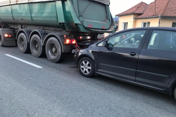 Accident cu trei mașini la Coplean. O persoană a fost rănită FOTO 