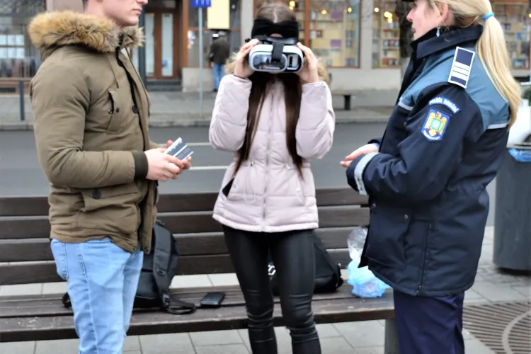 Campania „Hoții îți invadează intimitatea”, la Cluj! Polițiștii îi învață pe cetățeni cum să se ferească de furturile din locuințe