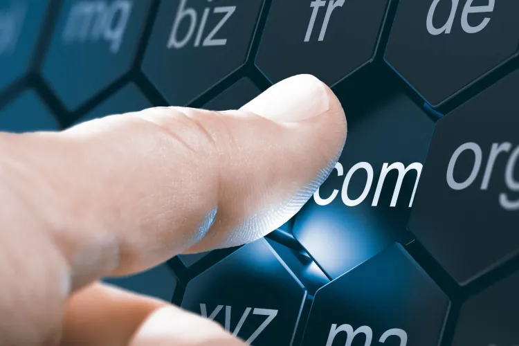 Cum să alegi și să înregistrezi un domeniu web
