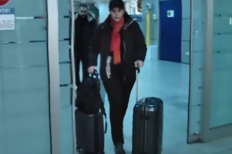 Laura Codruța Kovesi a aterizat la Cluj, cu o cursă care a întârziat 20 de ore. A depus plângere împotriva Wizz Air