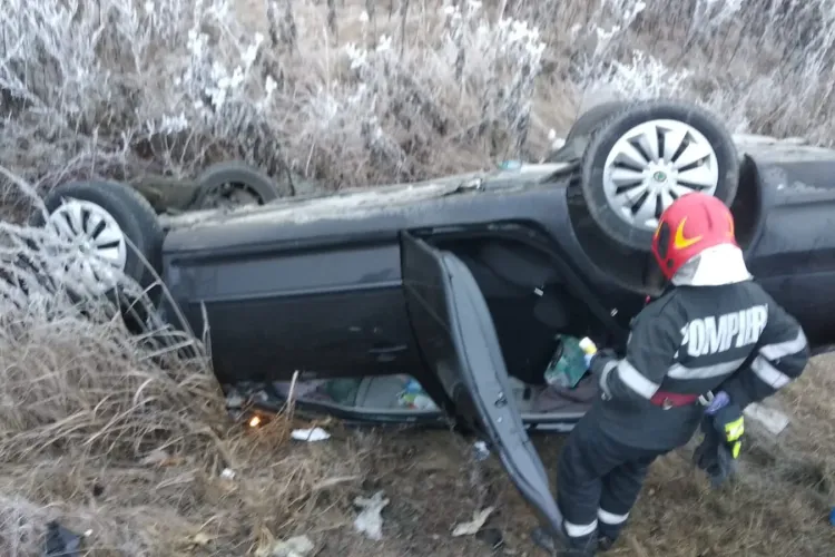 Mașină răsturnată pe Centura Vâlcele - Apahida. Condiții de trafic cu polei - FOTO
