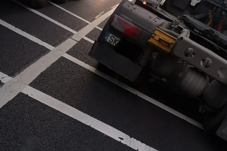 Cluj: Drumul spre Oradea blocat timp de mai multe ore din cauza unui accident FOTO 