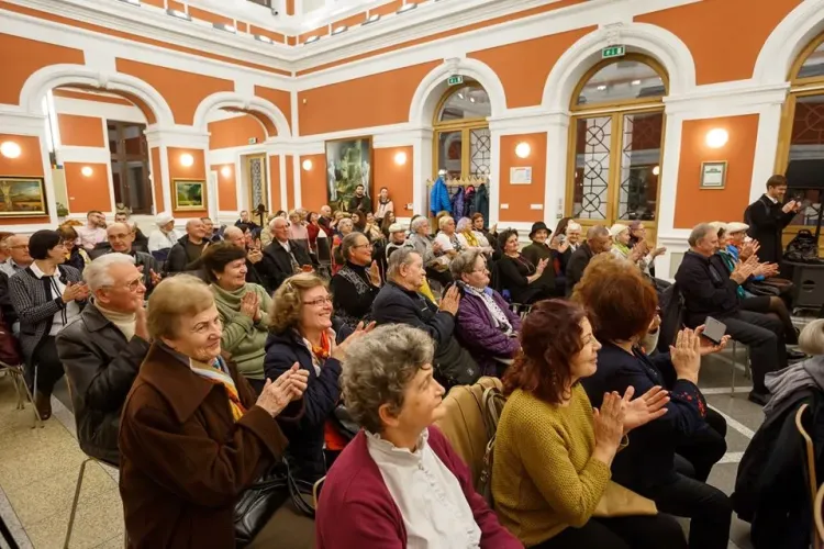 A doua generație de ”studenți” clujeni a absolvit cursurile programului „Seniorii Digitali”