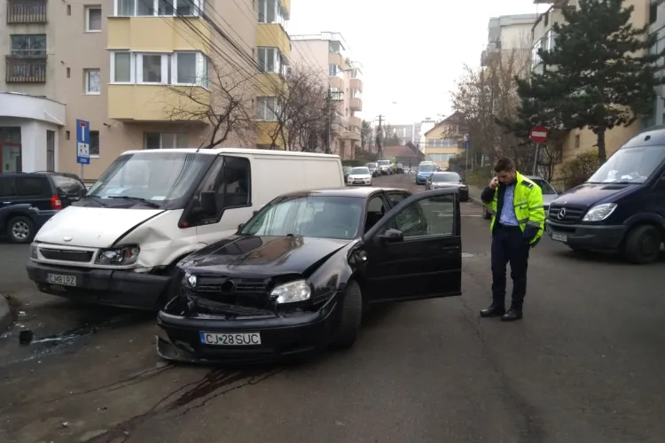 Vitezoman polițist a provocat un accident: I-am făcut semn să meargă mai încet, dar degeaba - FOTO