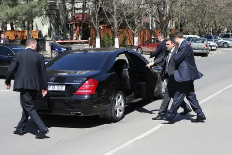 Salariile demnitarilor vor fi înghețate la nivelul anului 2019