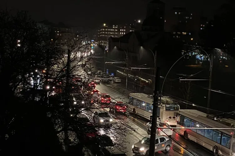 Pieton lovit de mașină în Mănăstur! Victima a ajuns la spital FOTO