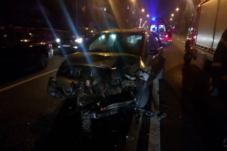  Accident pe Calea Turzii cu trei mașini implicate - VIDEO cu momentul impactului