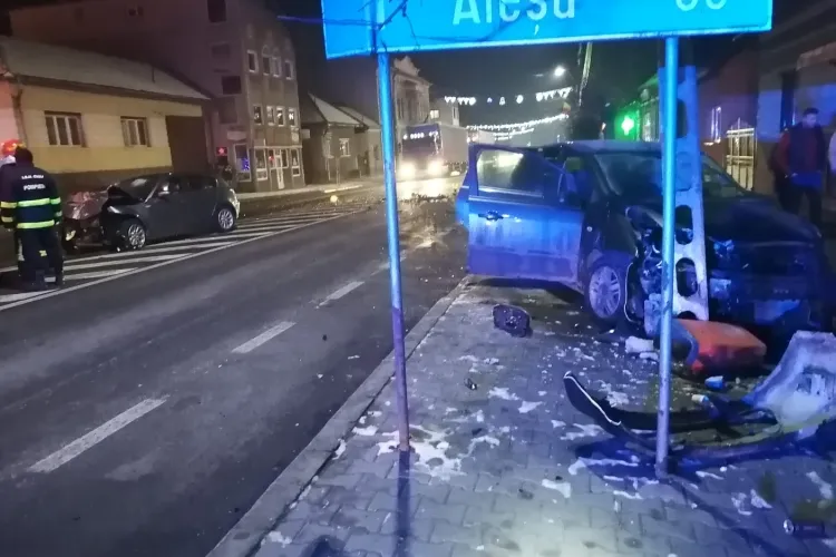Accident în Huedin. Patru persoane au fost rănite - FOTO
