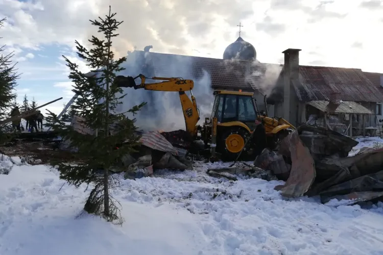 Incendiu la Mănăstirea din Mărișel FOTO / VIDEO