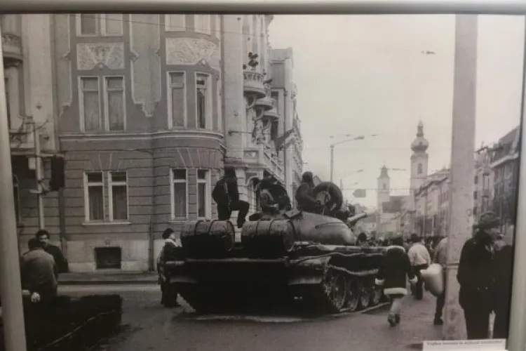 Fotografii nepublicate de la Revoluție, expuse la Turnul Croitorilor / În 21 decembrie , apare un volum unic despre Călin Nemeș