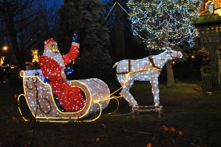 TÂRGUL DE CRĂCIUN FLOREȘTI 2019 s-a deschis luni, 16 decembrie