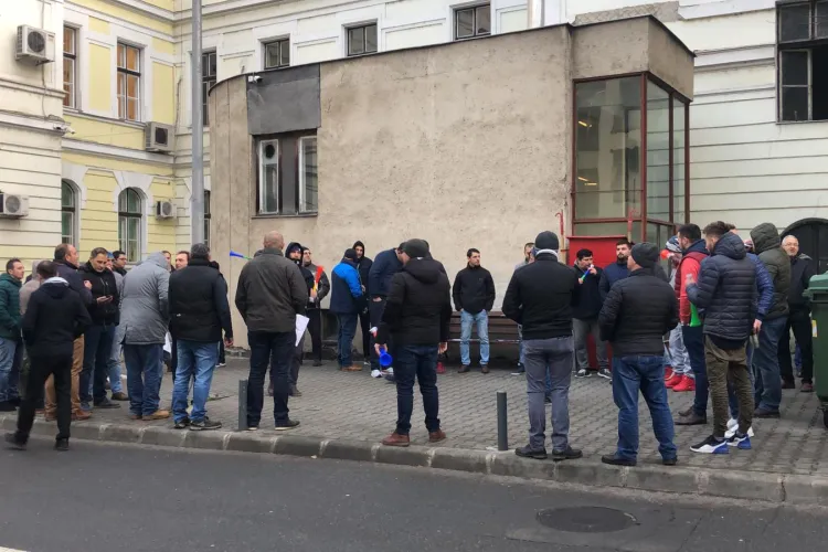 Protest al taximetriștilor la Cluj! Taximetriștii cer majorarea tarifelor - VIDEO