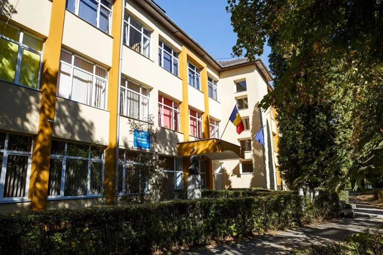 Primăria Cluj-Napoca reabilitează și modernizează două școli din oraș. Se construiesc peste 20 de săli de clasă