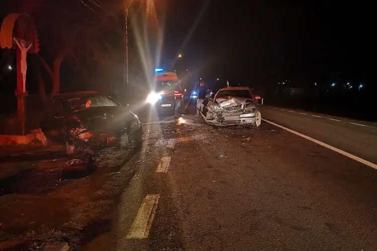 Accident cu victime la Negreni. Două femei au ajuns la spital FOTO 