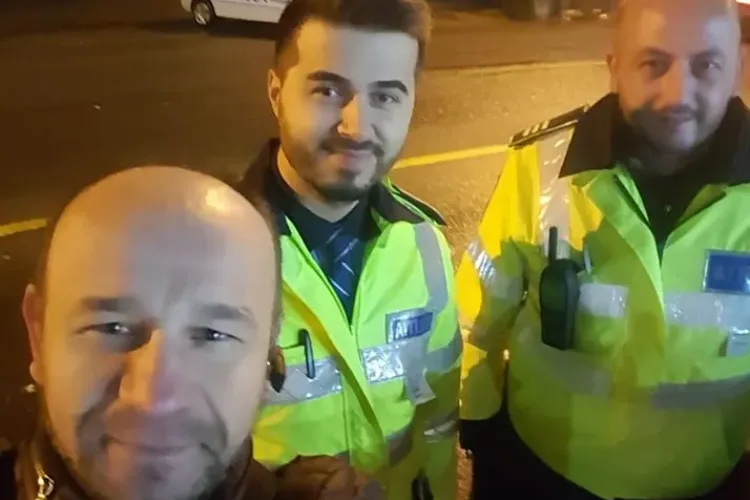 Doi polițiști clujeni au salvat Crăciunul pentru o familie! Au ajutat un bărbat să ajungă acasă, după ce a rămas blocat în Cluj