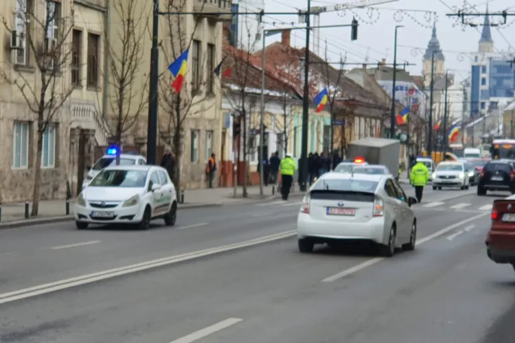 VIDEO - O remorcă de la un autocar s-a desprins pe strada Moților și a ”măturat” trotuarul - FOTO