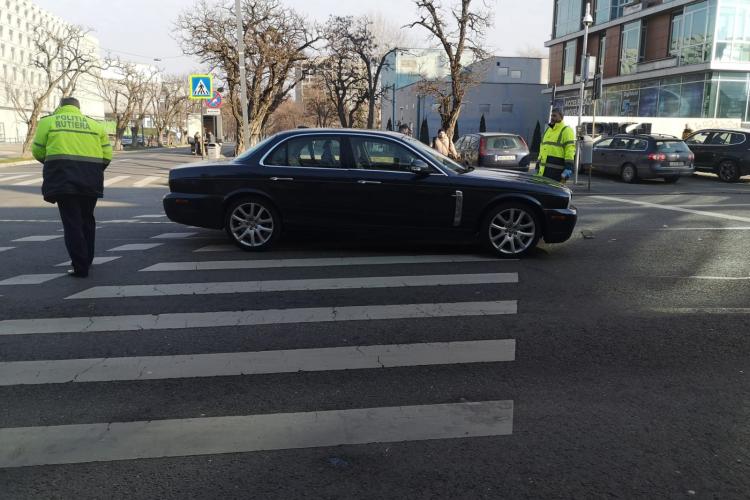 Clujeancă lovită pe trecerea de pietoni lângă Sala Polivalentă FOTO