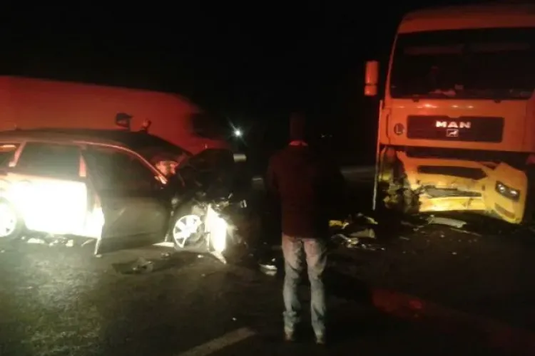 Accident lângă Dej! S-a scurs combustibil dintr-un camion