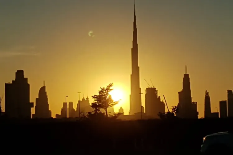 Iranul amenință că va ataca direct oraşul Dubai sau Israelul