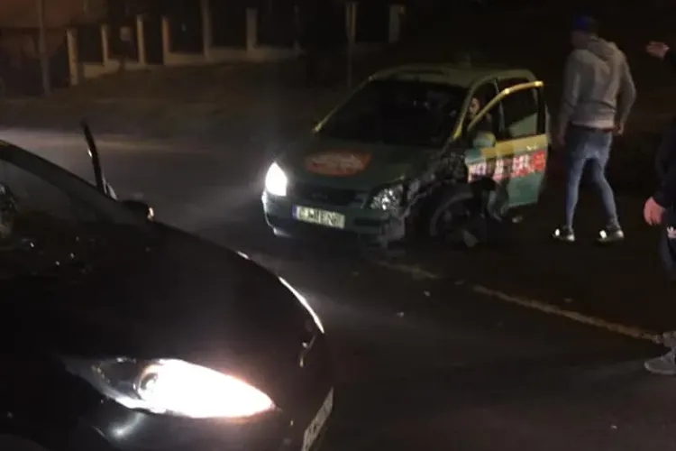 Accident pe Tăietura Turcului - FOTO