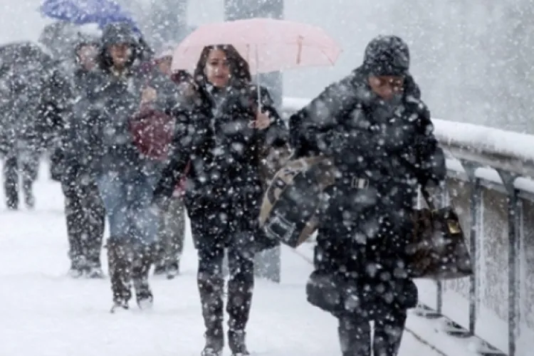 Încep ninsorile? Avertisment de vreme rea și precipitații, pana în Ajunul Craciunului