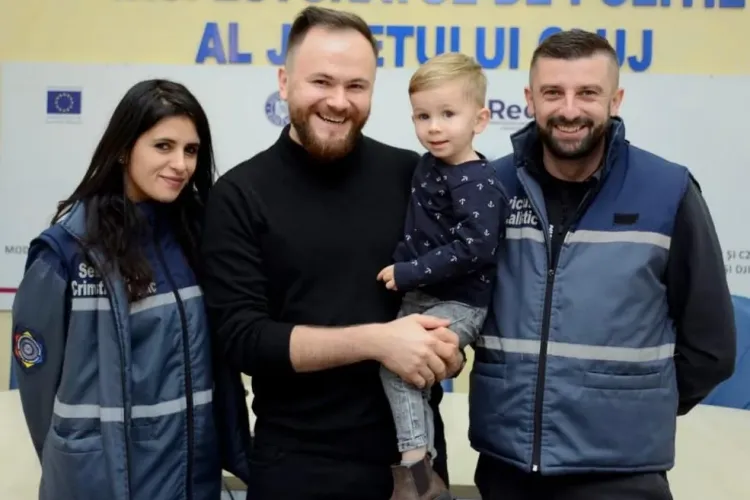 Cine sunt cei doi polițiști clujeni care au escortat cu mașina de poliție o familie care se grăbea la spital - FOTO