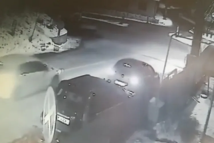 A lovit o mașină în Feleacu și a fugit - VIDEO