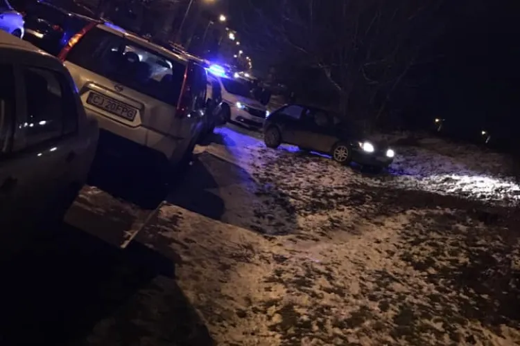 Fast and Furious prin Mărăști! A fugit de poliție, având copilul în mașină - FOTO