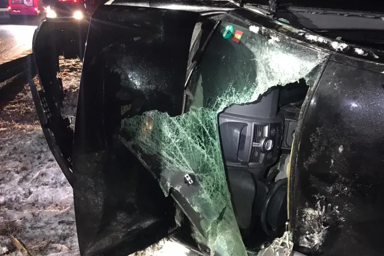 Accident pe centura Vâlcele-Apahida! Un șofer a scăpat ca prin urechile acului după ce a fost lovit de un camion FOTO