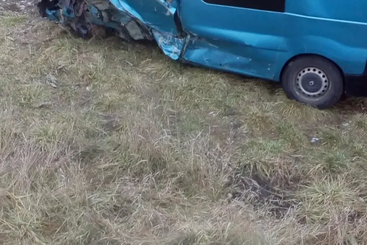 Accident cu o victimă între Gherla și Livada. Un șofer a intrat cu mașina pe contrasens - FOTO