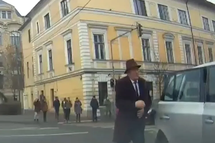 Cluj: Parcare de nesimțit a primarului din Năsăud - VIDEO
