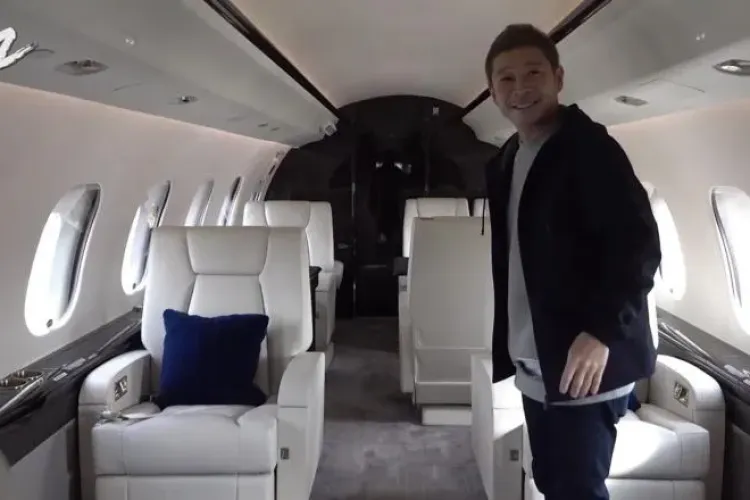 Un miliardar își caută o iubită cu care să călătorească în spațiu, în jurul Lunii